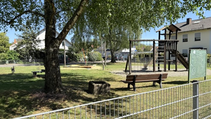 Charmantes Reihenhaus mit Balkon und Garten in äußerst attraktiver Lage von Saarlouis zu verkaufen