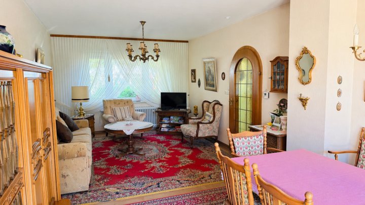 Charmantes Reihenhaus mit Balkon und Garten in äußerst attraktiver Lage von Saarlouis zu verkaufen