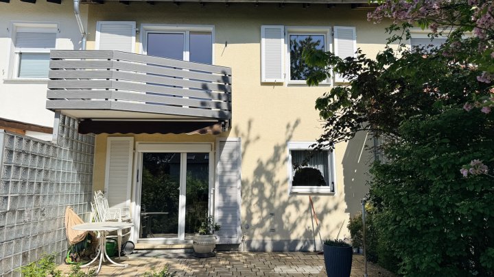 Charmantes Reihenhaus mit Balkon und Garten in äußerst attraktiver Lage von Saarlouis zu verkaufen