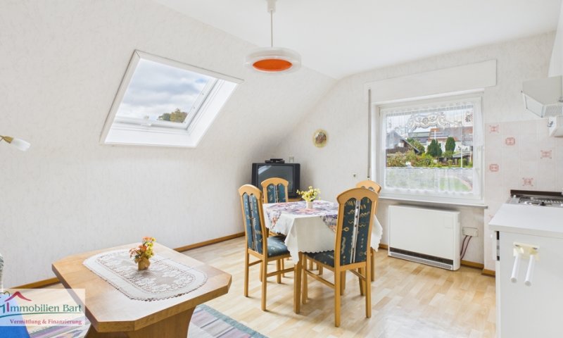 GRENZNÄHE: FREISTND. WOHNHAUS / 200 M² WFL. / GARTEN + GARAGE IN TOP WOHNLAGE