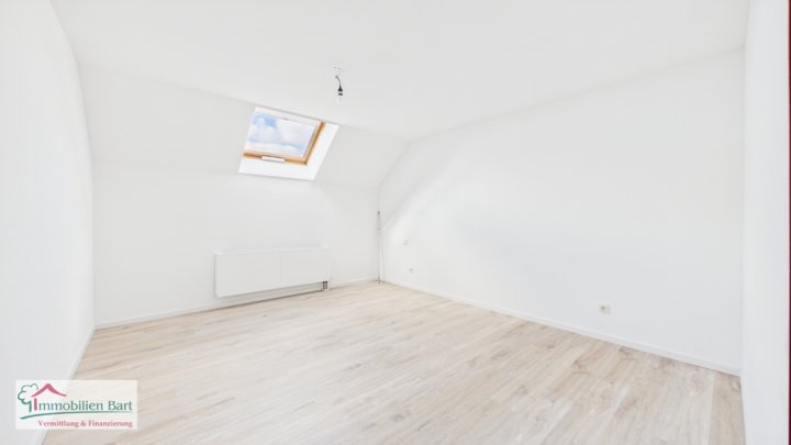 GRENZNÄHE: WOHNHAUS MIT MIETWOHNUNG / GARAGEN UND GARTEN IN TOP WOHNLAGE!