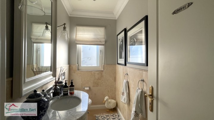 DESIGNERVILLA MIT POOL AN DER LUXEMBURGISCHEN GRENZE!