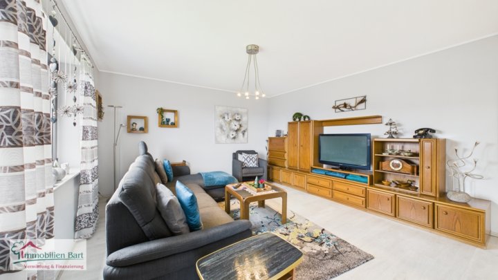 METTLACH-NOHN: WOHNHAUS MIT 2 WOHNUNGEN / GARAGE / GARTEN IN RUHIGER WOHNLAGE!