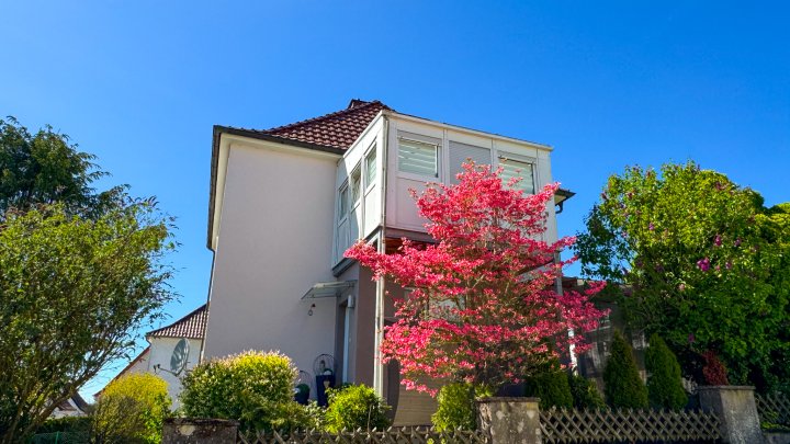 AM FASANERIEBERG - Freistehendes Einfamilienhaus mit Garage und Garten in Zweibrücken (Stadt)