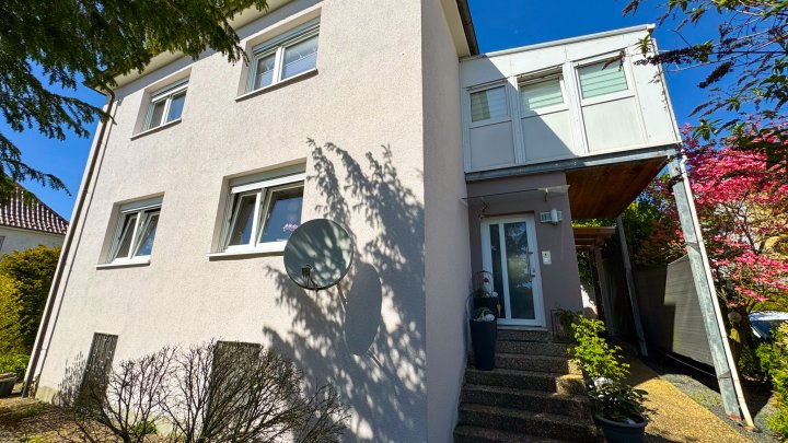 AM FASANERIEBERG - Freistehendes Einfamilienhaus mit Garage und Garten in Zweibrücken (Stadt)