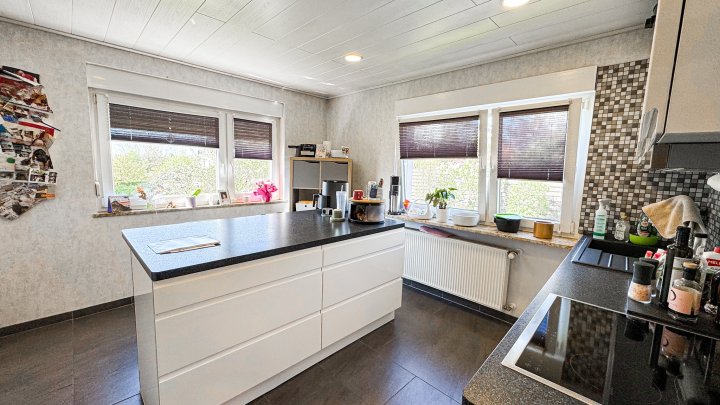 AM FASANERIEBERG - Freistehendes Einfamilienhaus mit Garage und Garten in Zweibrücken (Stadt)