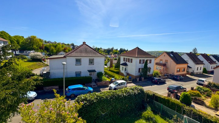 AM FASANERIEBERG - Freistehendes Einfamilienhaus mit Garage und Garten in Zweibrücken (Stadt)