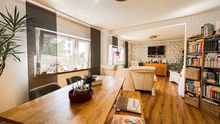 AM FASANERIEBERG - Freistehendes Einfamilienhaus mit Garage und Garten in Zweibrücken (Stadt)