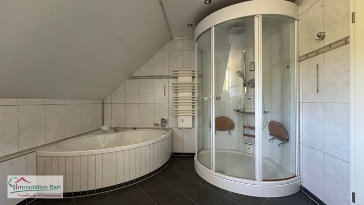 80 M² WOHNUNG MIT 2 KFZ-STELLPLÄTZEN, GARTEN UND GARAGE IN METTLACH-SAARHÖLZBACH!