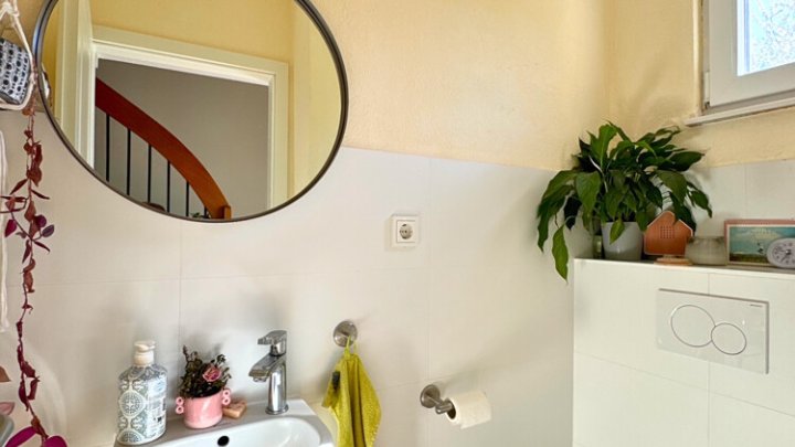 Freistehendes saniertes Familienparadies, mit Bauplatz in toller Lage von Riegelsberg