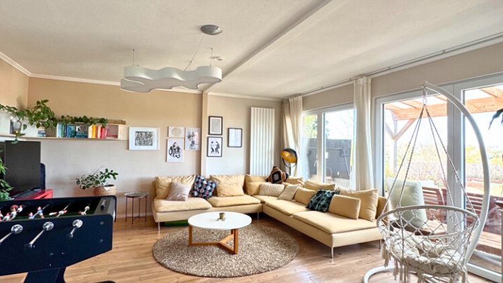 Freistehendes saniertes Familienparadies, mit Bauplatz in toller Lage von Riegelsberg