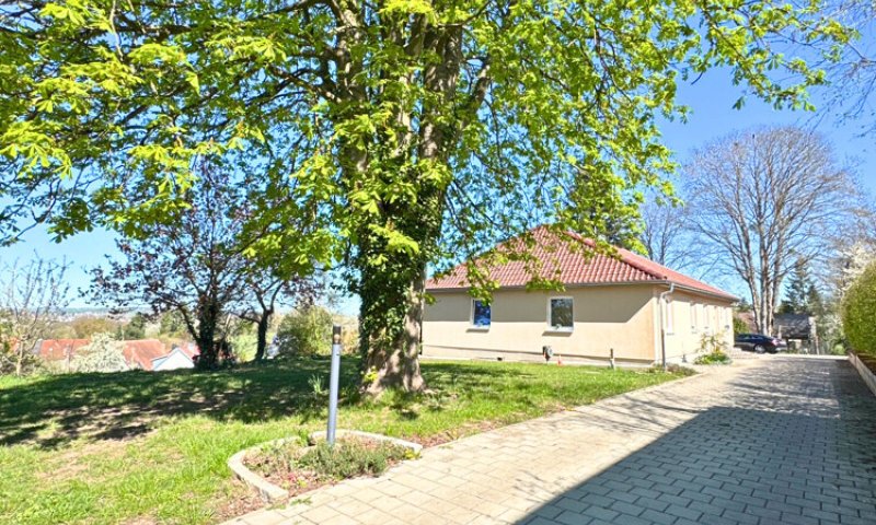 Freistehendes saniertes Familienparadies, mit Bauplatz in toller Lage von Riegelsberg