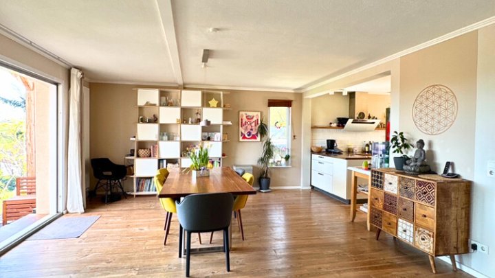 Freistehendes saniertes Familienparadies, mit Bauplatz in toller Lage von Riegelsberg