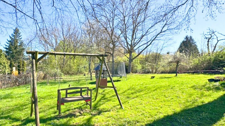 Freistehendes saniertes Familienparadies, mit Bauplatz in toller Lage von Riegelsberg