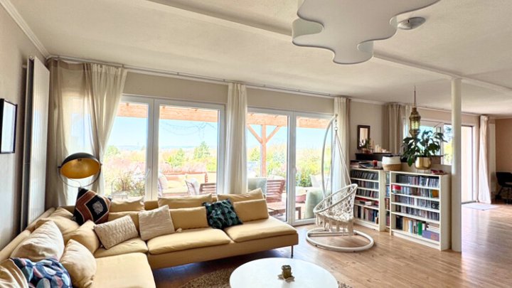 Freistehendes saniertes Familienparadies, mit Bauplatz in toller Lage von Riegelsberg