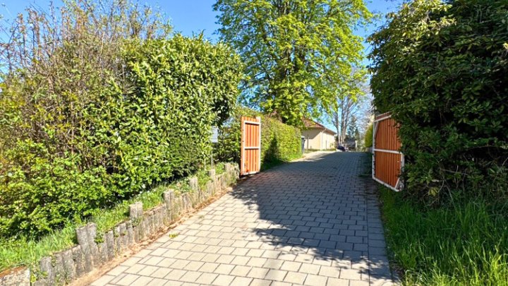 Freistehendes saniertes Familienparadies, mit Bauplatz in toller Lage von Riegelsberg