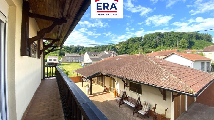 EIN-, BIS ZWEIFAMILIENHAUS MIT BAULAND, FREISTEHEND IN DALEM/FR, NÄHE SLS