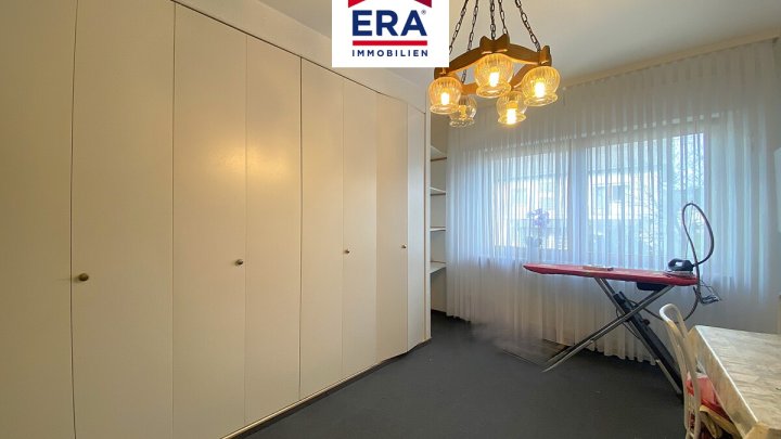 KEINE VERMITTLUNGSGEBÜHREN ! EINFAMILIENHAUS, FREISTEHEND,RUHIGE LAGE IN SCHOENECK/FR, NÄHE SB