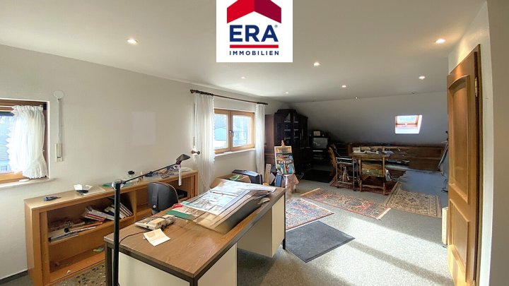 KEINE VERMITTLUNGSGEBÜHREN ! EINFAMILIENHAUS, FREISTEHEND,RUHIGE LAGE IN SCHOENECK/FR, NÄHE SB