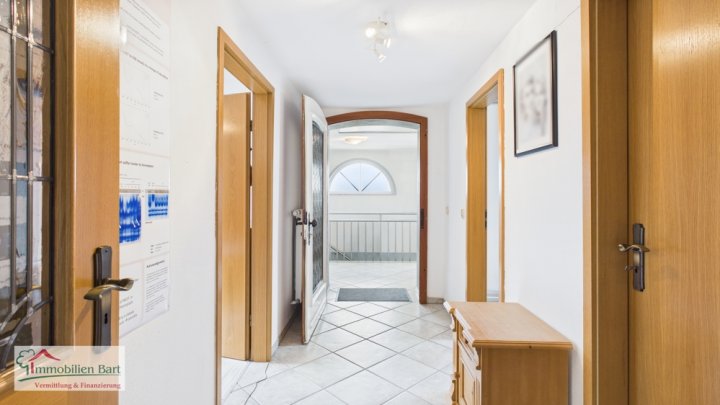 WADERN: WOHNHAUS MIT POOL UND WALDGRUNDSTÜCK IN TOP LAGE!