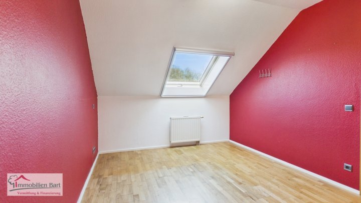 GRENZE L-REMICH:

GEPFLEGTE WOHNUNG MIT 2 GARAGEN