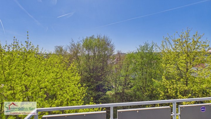 GRENZE L-REMICH:

GEPFLEGTE WOHNUNG MIT 2 GARAGEN