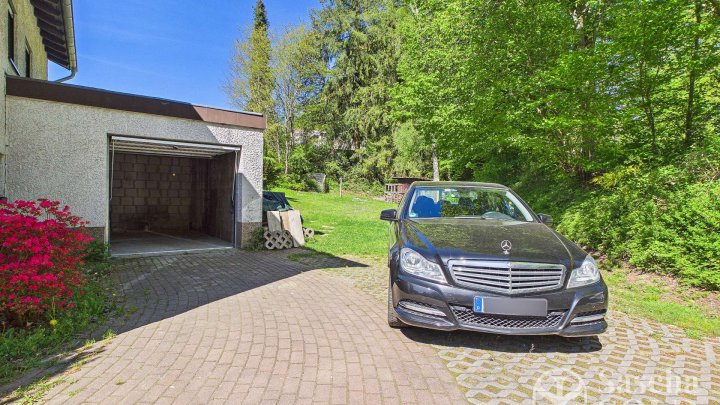 Büroräume mit Lagerfläche, Stellplatz und Garage in St. Ingbert-Mitte (Roter Flur)