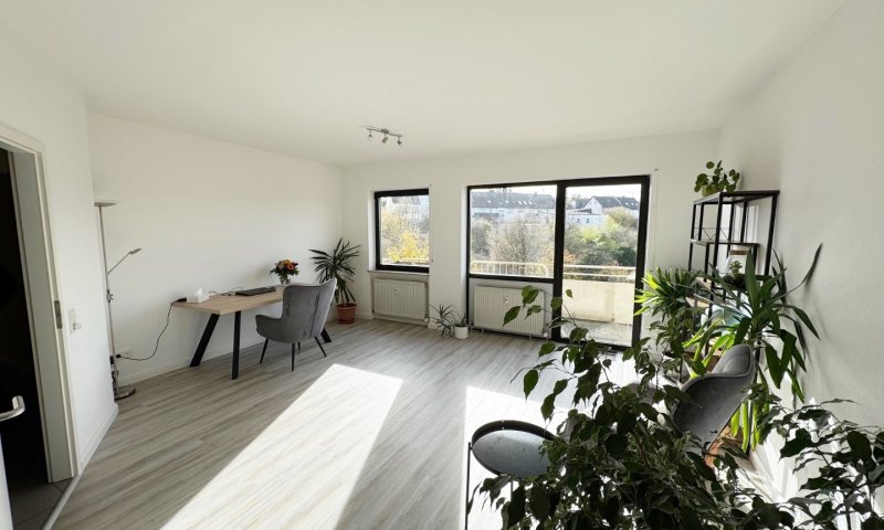 Lichtdurchflutete 3-Zimmer-Wohnung mit sonnigem Balkon