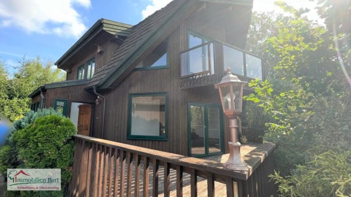 AN DER A8 ! Ausstellungshalle mit Wohnhaus auf 40 Ar Grundstück!