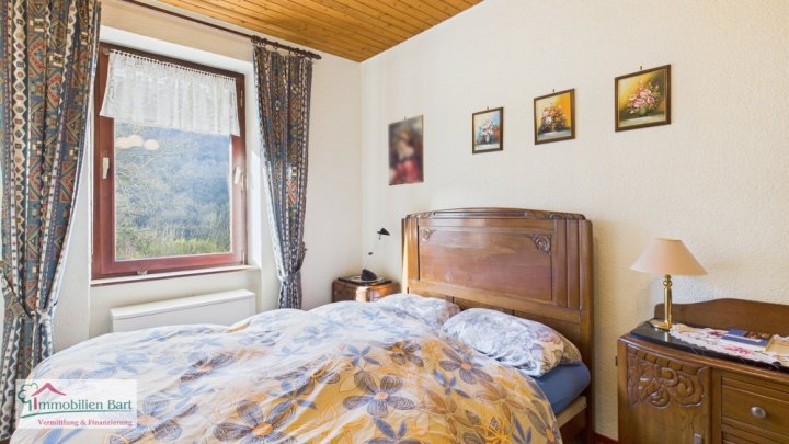 SAARBURG(SERRIG): WOHNHAUS MIT 2 WOHNUNGEN