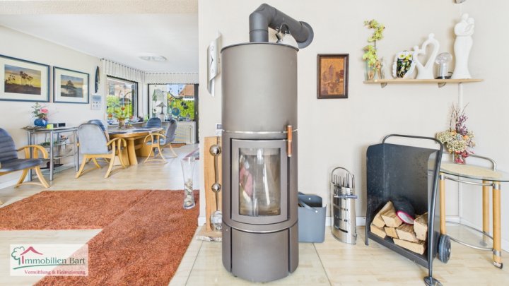 GRENZNÄHE LUXEMBURG: 2 WOHNEINHEITEN / PV-ANLAGE / 4 GARAGEN / SCHÖNER GARTEN IN TOP LAGE