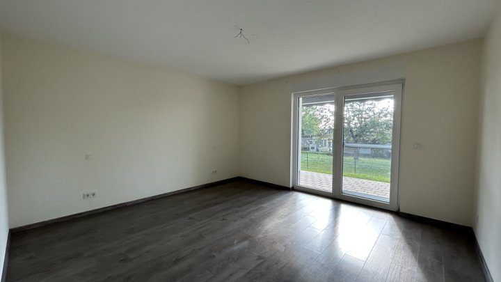 LOSHEIM AM SEE: SOFORT VERFÜGBAR IN RUHIGER WOHNLAGE!!! NEUWERTIGE 97 M² EG WOHNUNG, 2 SZ