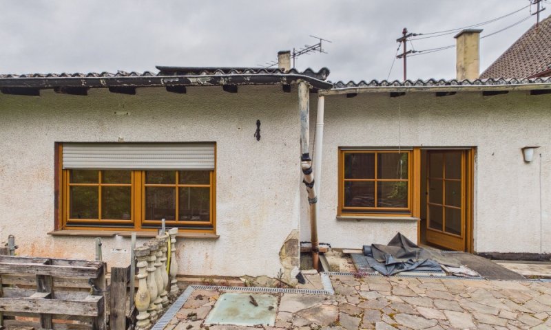 Einfamilienhaus mit Sanierungsbedarf in 1A Lage von Eppelborn zu verkaufen.