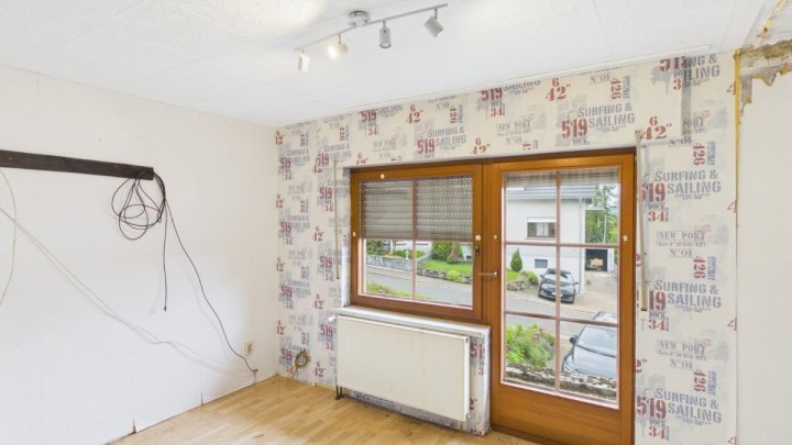 Einfamilienhaus mit Sanierungsbedarf in 1A Lage von Eppelborn zu verkaufen.