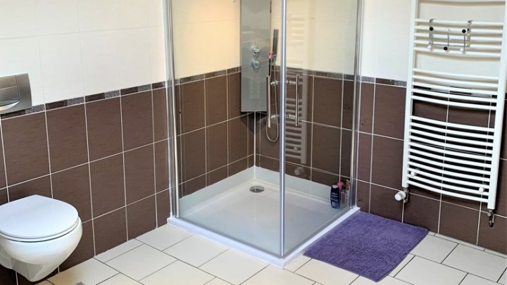PROVISIONSFREI-DOPPELHAUSHÄLFTE, PETITE-ROSSELLE/FR, NÄHE GROSSROSSELN