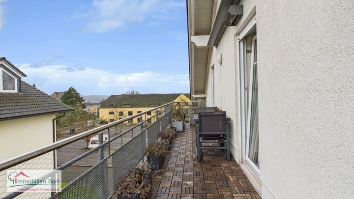 GRENZE L-SCHENGEN:

TOLLE 120 M² DG-WOHNUNG IN TOP-WOHNLAGE!