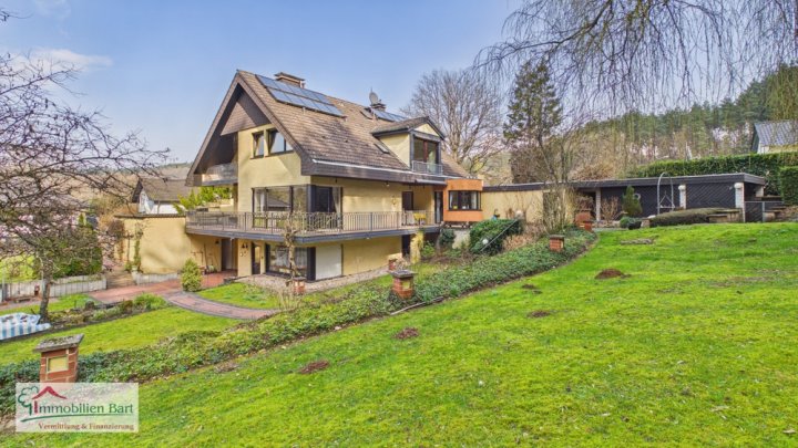 GRENZNÄHE LUXEMBURG: LUXURIÖSES ARCHITEKTENHAUS IN TOP WOHNLAGE