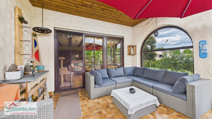 PROVISIONSFREI! GEPFLEGTES WOHNHAUS MIT TOLLEM GARTEN!