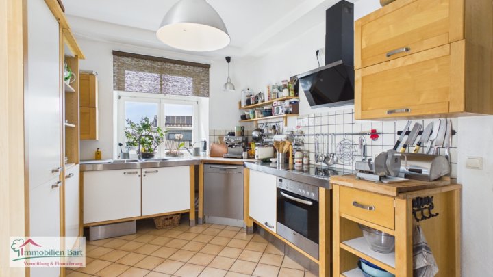 GRENZE L-SCHENGEN: EHEM. BAUERNHAUS MIT FLAIR/GR. GARAGE U. SCHEUNE/5 SCHLAFZ./ GARTEN NACH WESTEN