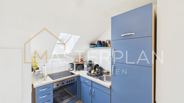 3 ZKB Dachgeschosswohnung mit Einbauküche