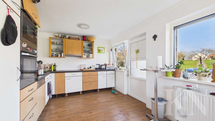 Großzügige Doppelhaushälfte mit ca. 166 m² Wohnfläche und vielseitigem Nutzungspotenzial