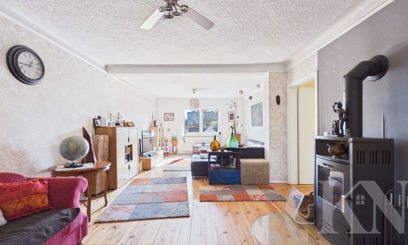 Großzügige Doppelhaushälfte mit ca. 166 m² Wohnfläche und vielseitigem Nutzungspotenzial