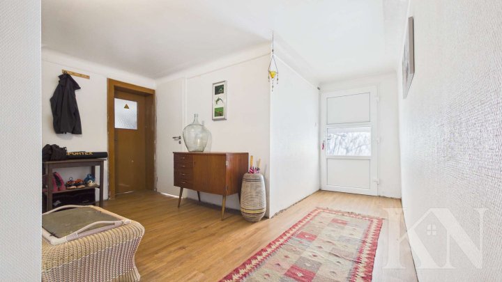Großzügige Doppelhaushälfte mit ca. 166 m² Wohnfläche und vielseitigem Nutzungspotenzial
