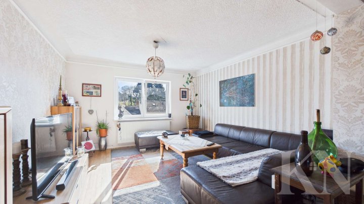 Großzügige Doppelhaushälfte mit ca. 166 m² Wohnfläche und vielseitigem Nutzungspotenzial