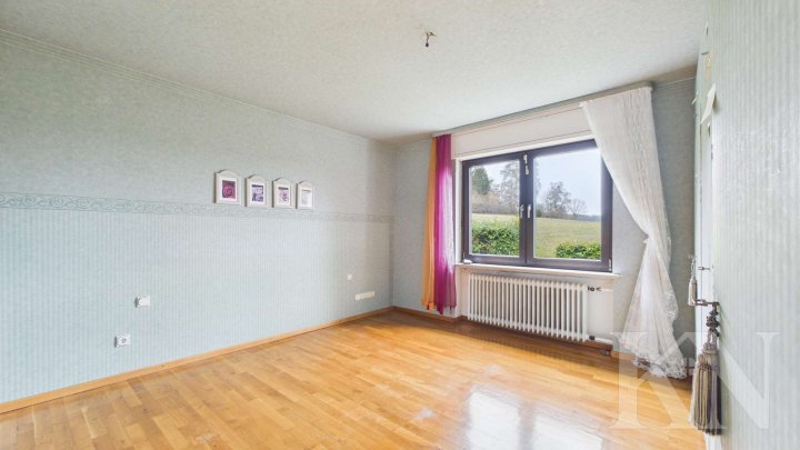 Freistehendes Einfamilienhaus in ruhiger Feldrandlage von Püttlingen – Platz für die ganze Familie