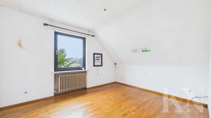 Freistehendes Einfamilienhaus in ruhiger Feldrandlage von Püttlingen – Platz für die ganze Familie