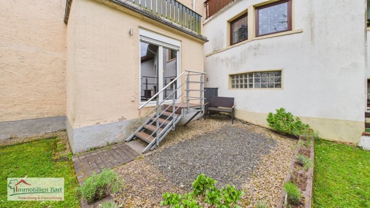 PERL-OBERLEUKEN: 

Moderne EG-Wohnung - Ideal auch für Pendler!