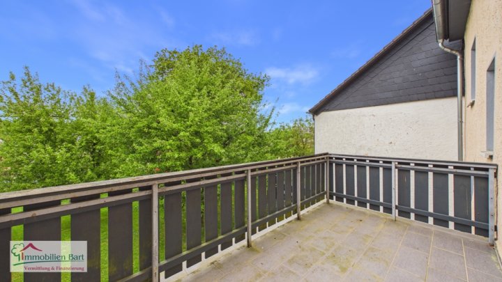 GRENZNÄHE LUXEMBURG:

90 M2 WOHNUNG / 2 KFZ-STELLPLÄTZE UND BALKON!