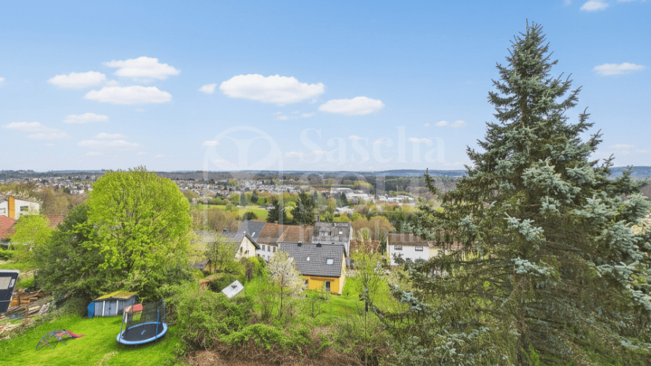 Helle 2-Zimmer-Wohnung mit Balkon und Panoramablick - Erstbezug nach Sanierung -  ab Juli 2026