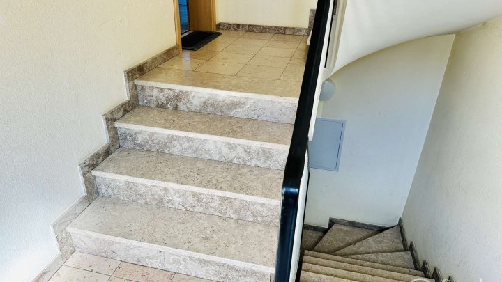 Erstbezug nach Sanierung -  ab September - Helle 2-Zimmer-Wohnung mit Balkon und Panoramablick